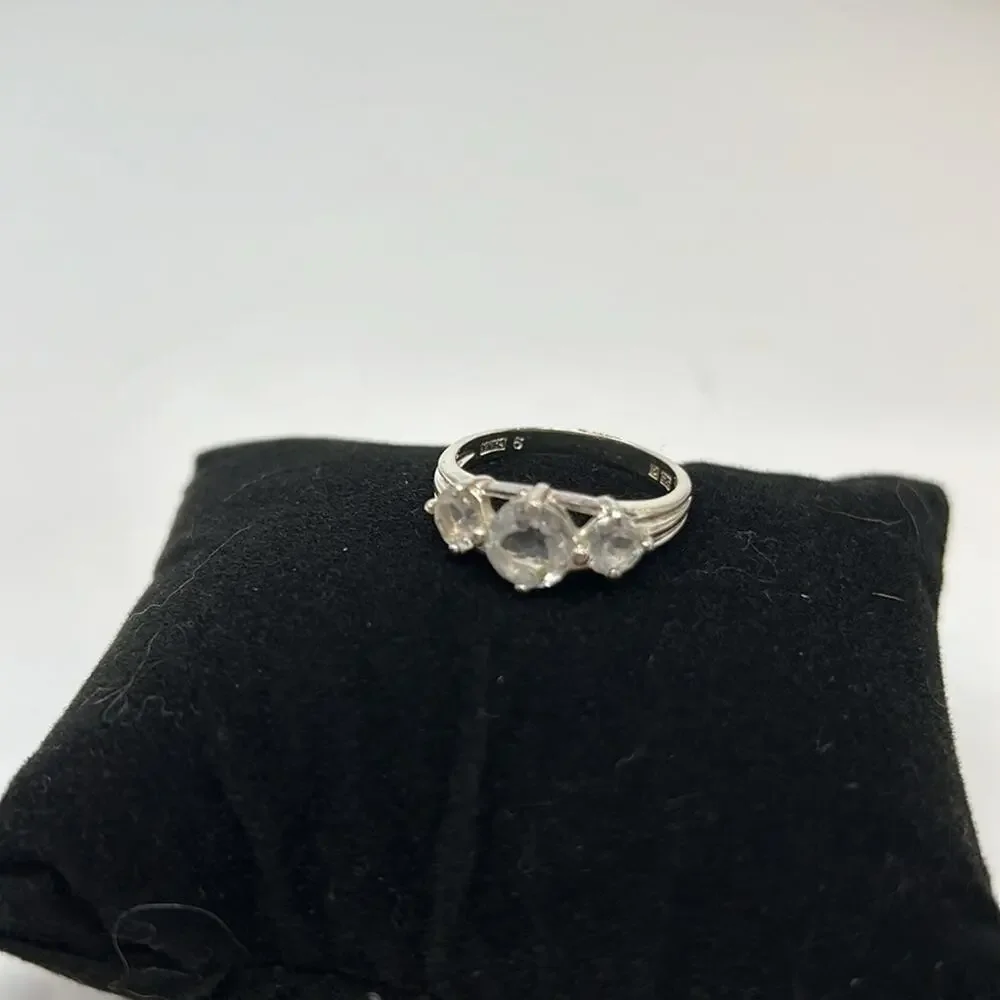 Vintage 925 3 Clear Stone Women's Ring Size 9